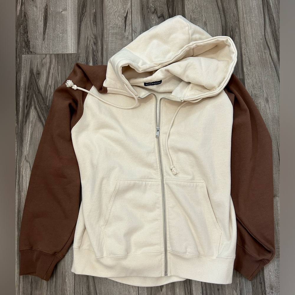 Brandy Melville zip up